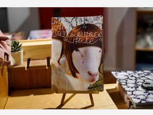 space (Reprinted - White sheep) by Sesame Space